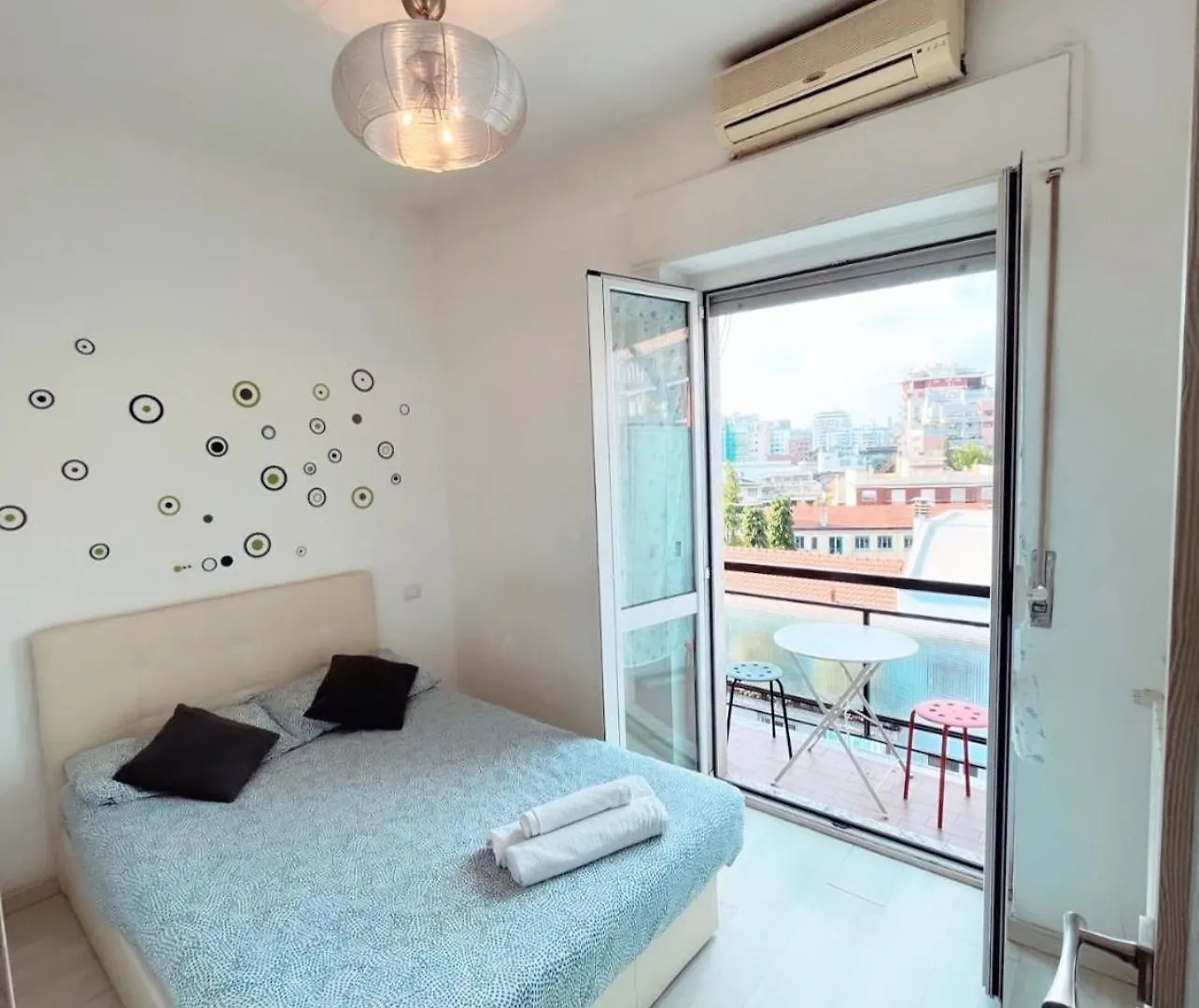 Very Nice Flats With Balcony And Close To The Metro Διαμέρισμα Μιλάνο